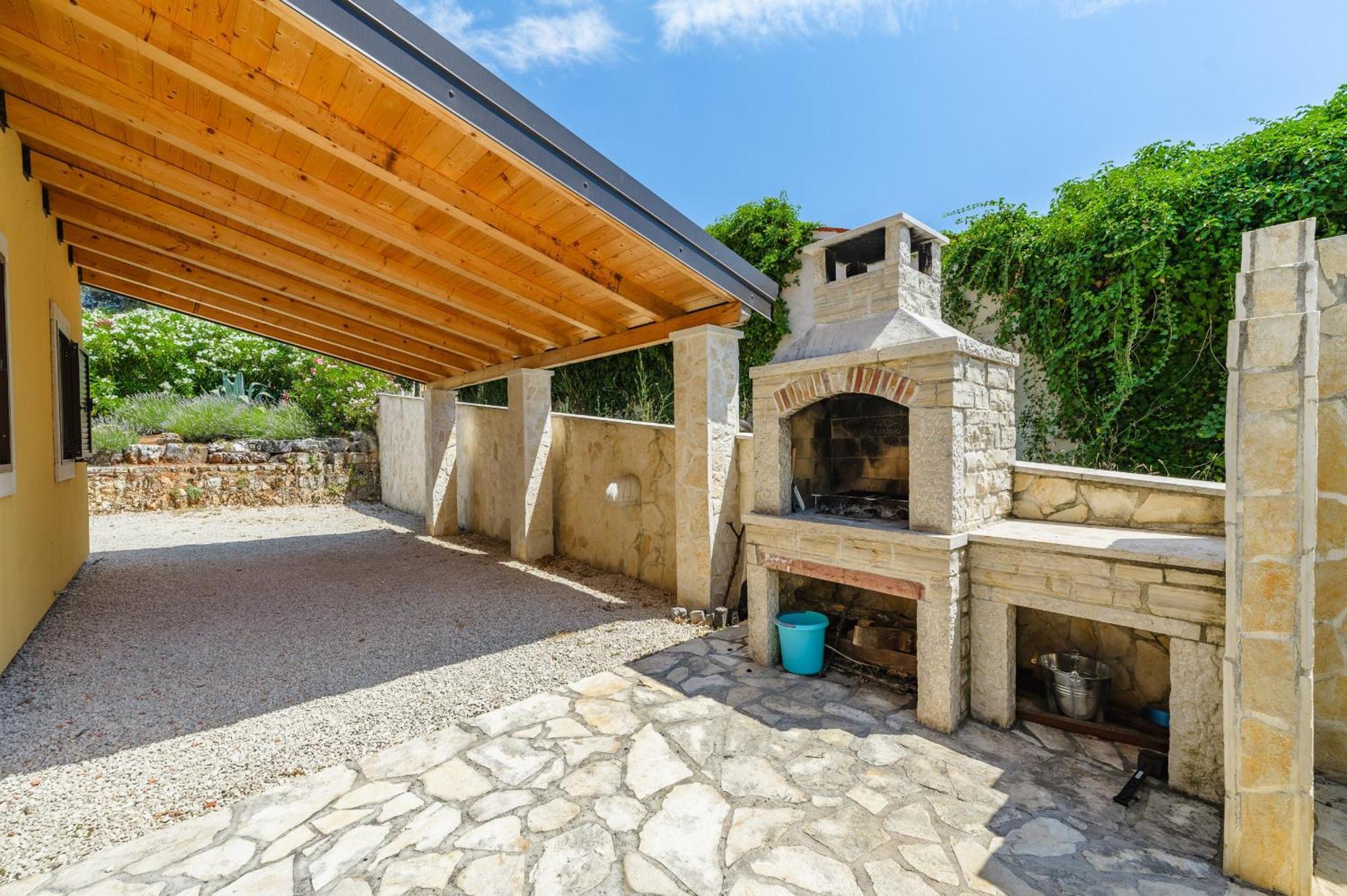 Villa Hrast Bacva Višnjan Exteriör bild
