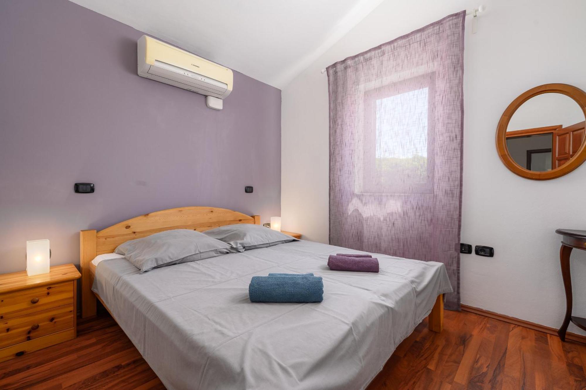 Villa Hrast Bacva Višnjan Exteriör bild