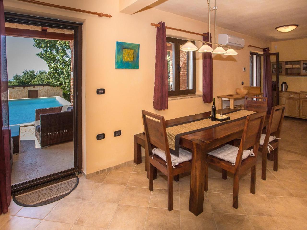 Villa Hrast Bacva Višnjan Exteriör bild