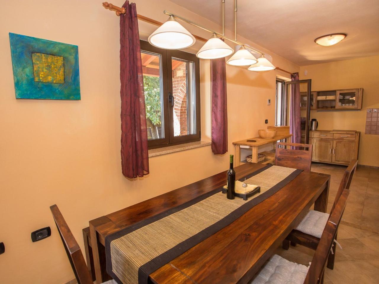 Villa Hrast Bacva Višnjan Exteriör bild